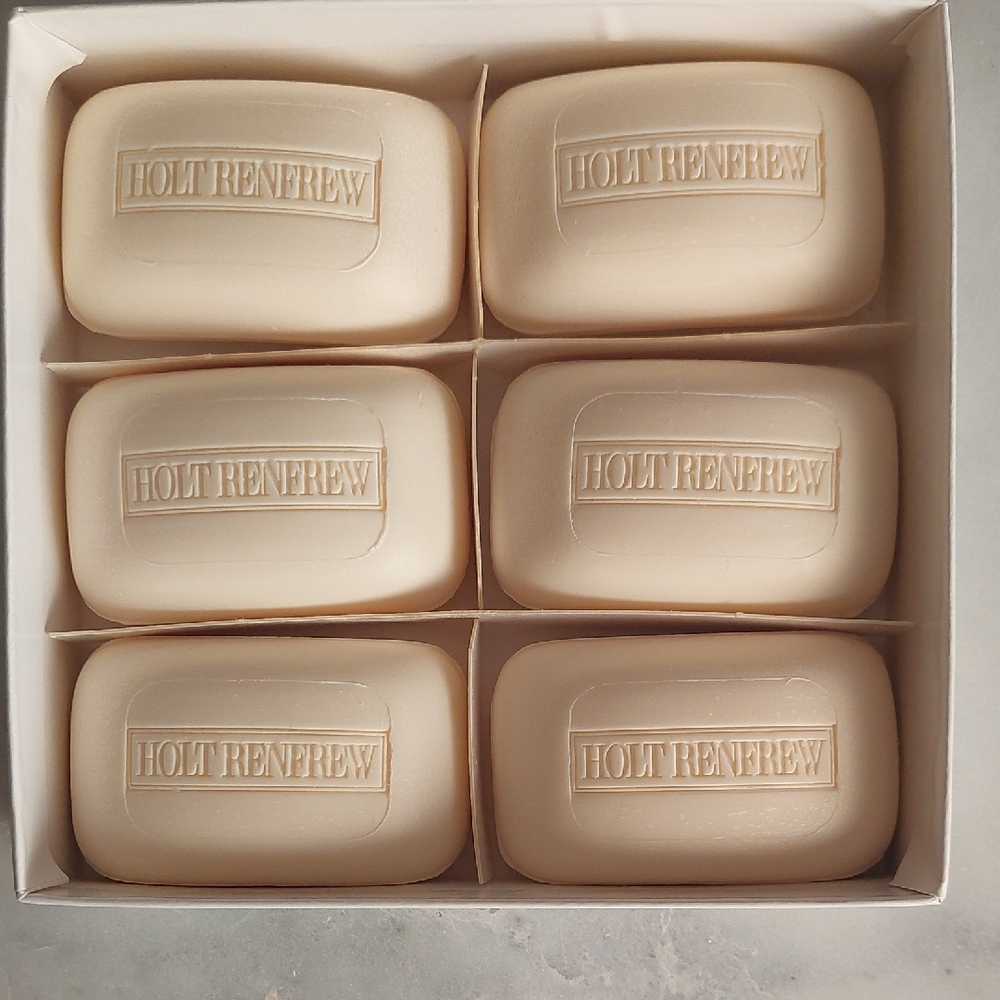 Holt Renfrew Boxed Soap Set - Cream Bars (6)